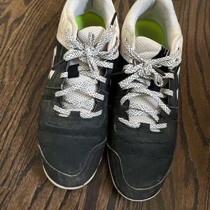 Women’s softball cleats